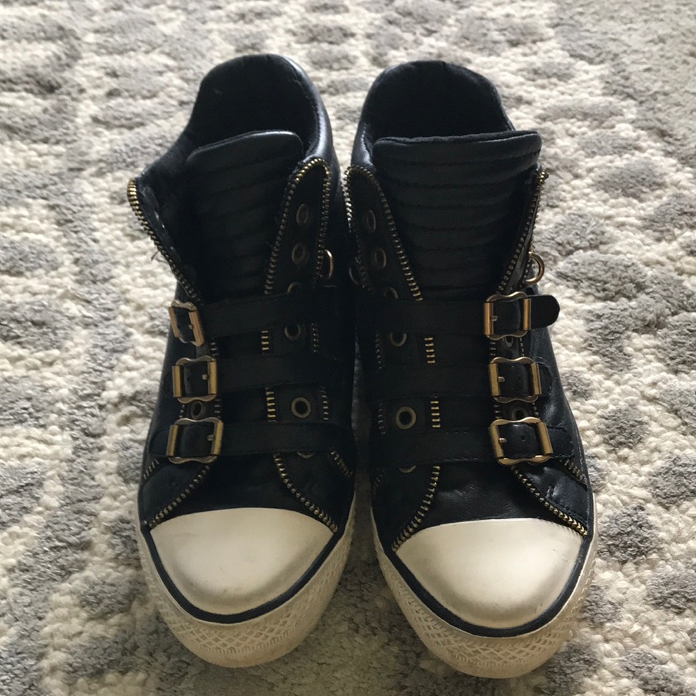 Ash slightly worn sneakers